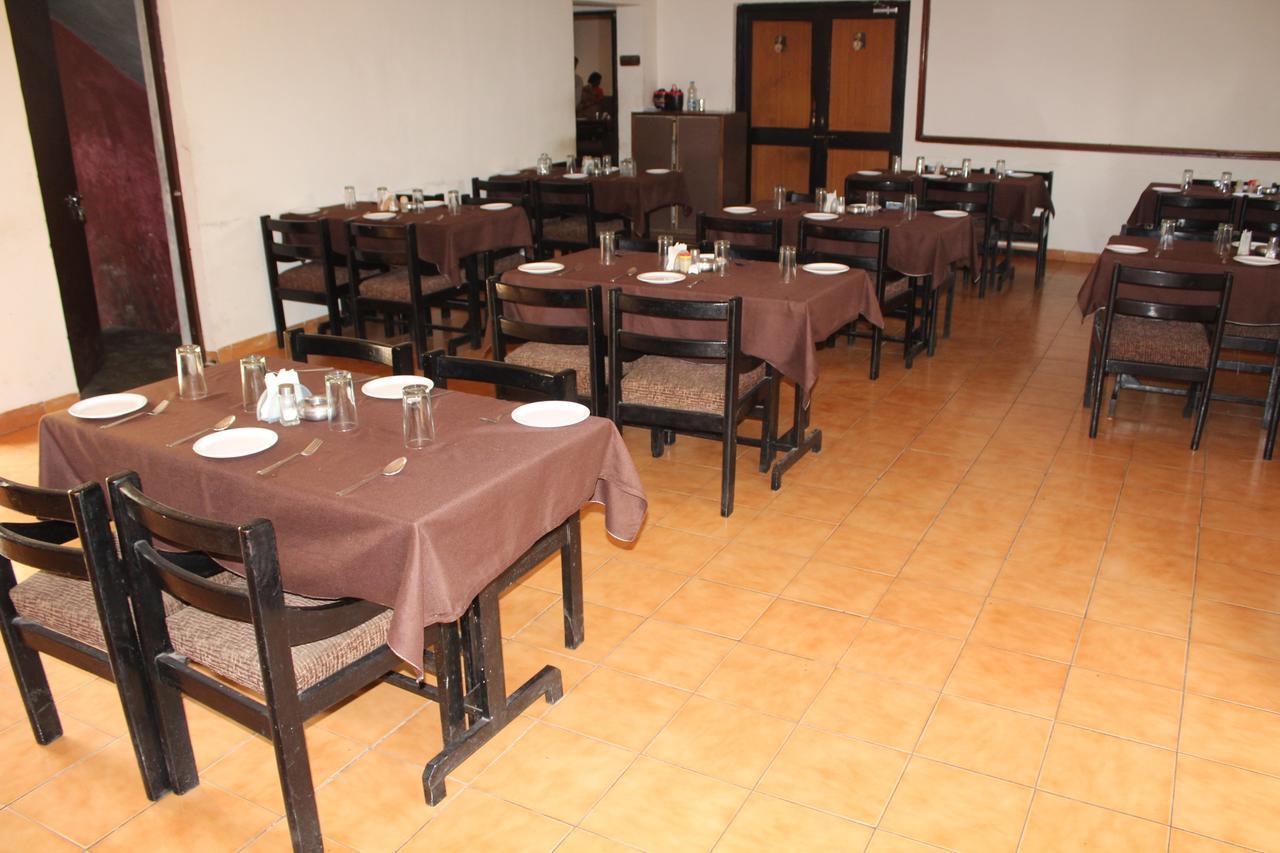 Hotel Peshwa Evrengabad Dış mekan fotoğraf